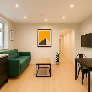 Apartment Modern + King Size Bed + Garden, Cardiff